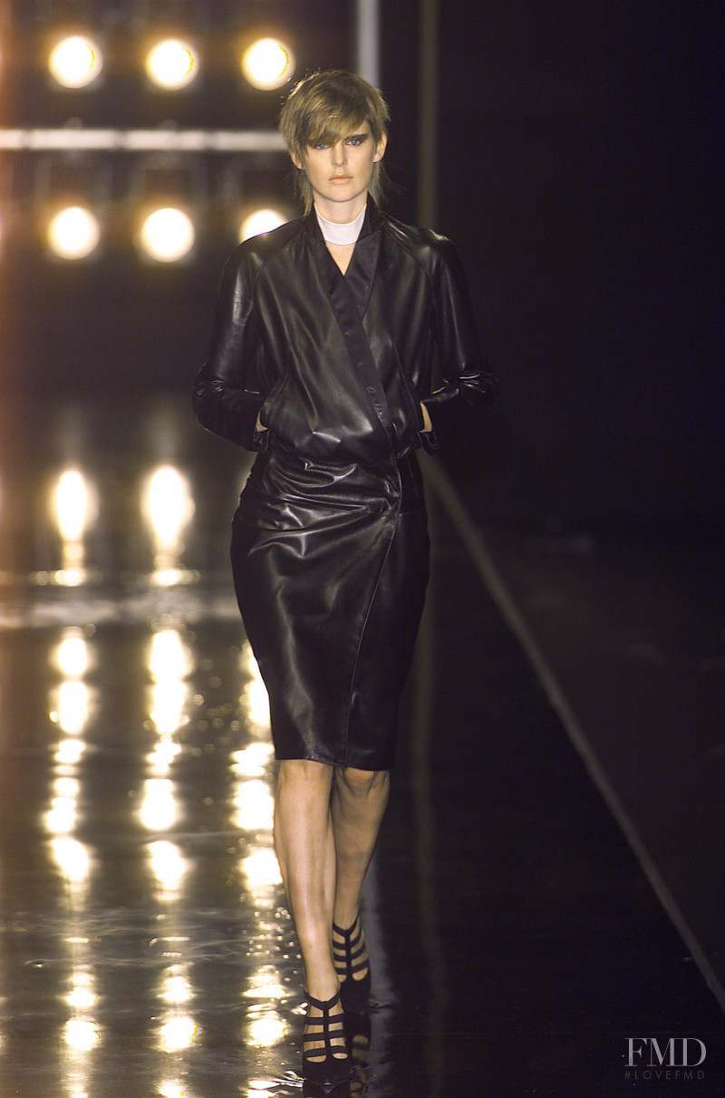 Alessandro Dell\'Acqua fashion show for Autumn/Winter 2001