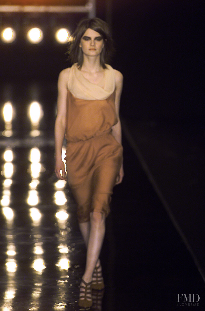 Alessandro Dell\'Acqua fashion show for Autumn/Winter 2001