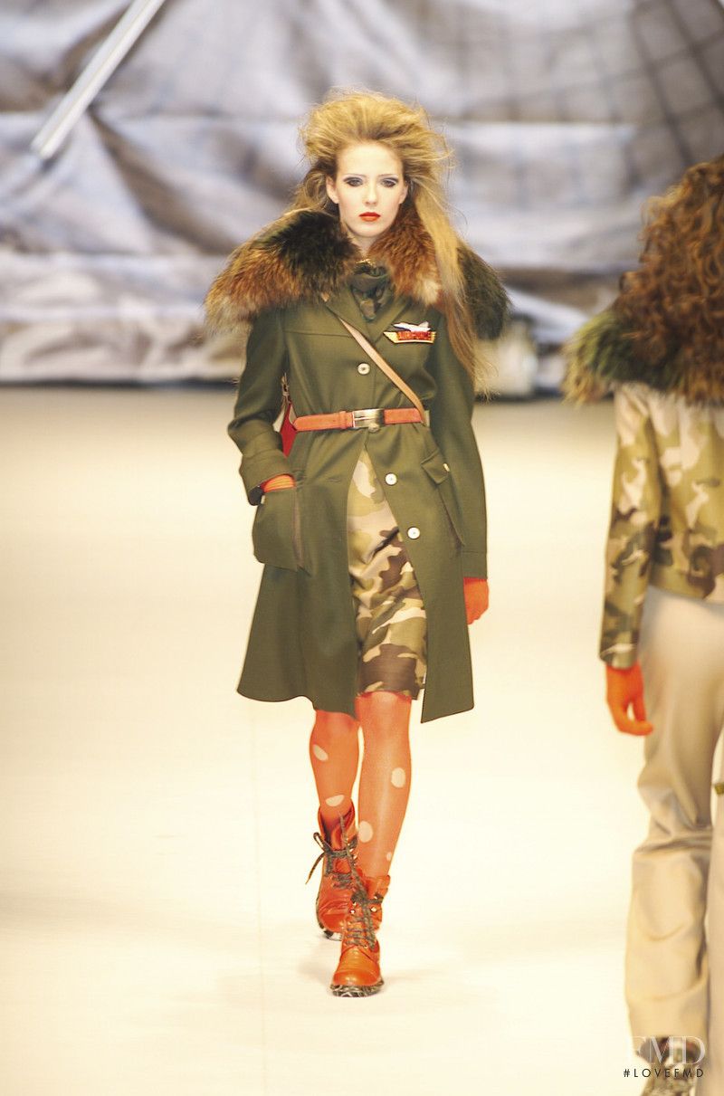 1A Classe Alviero Martini fashion show for Autumn/Winter 2001