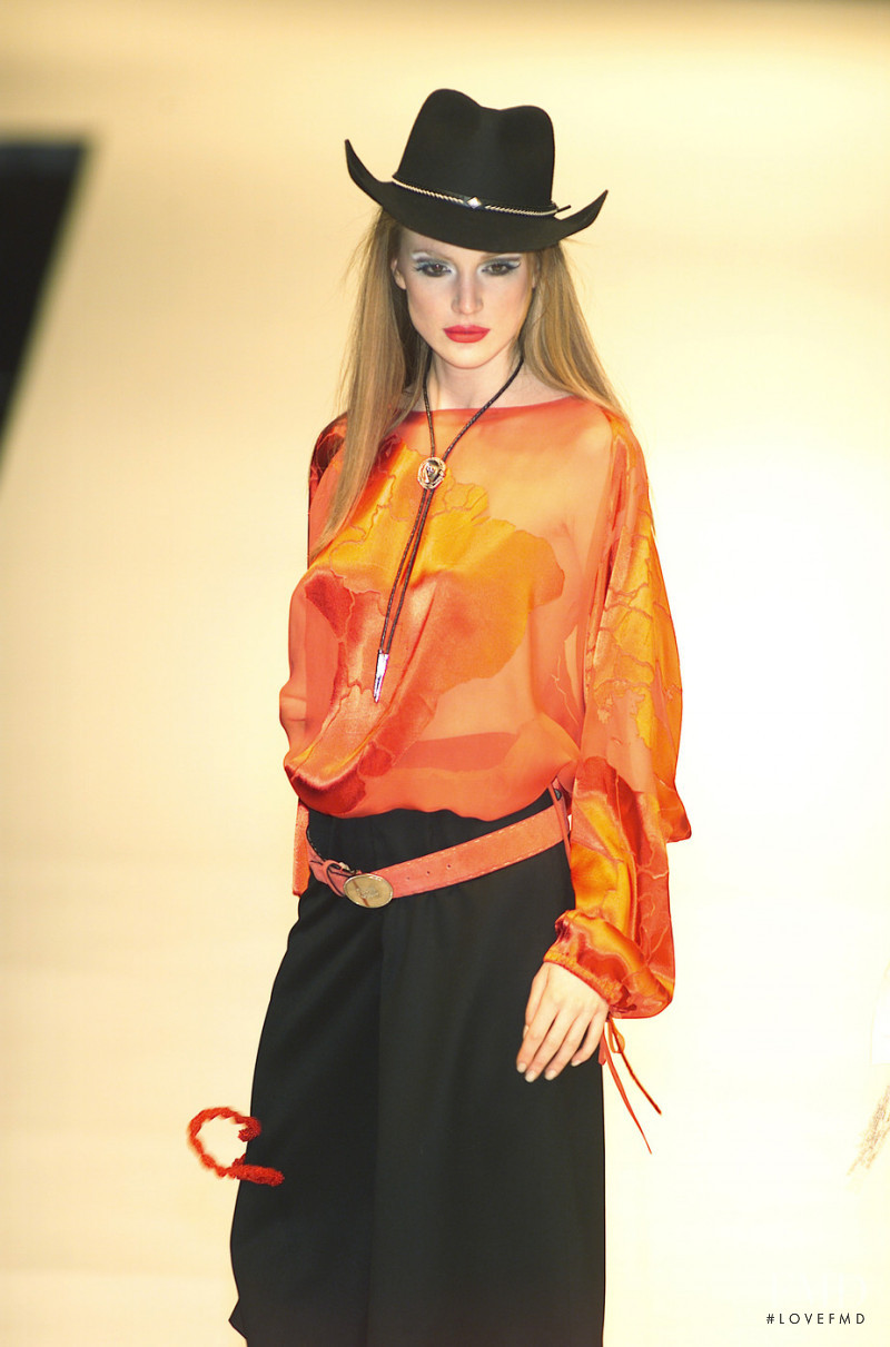 Sarah Schulze featured in  the 1A Classe Alviero Martini fashion show for Autumn/Winter 2001