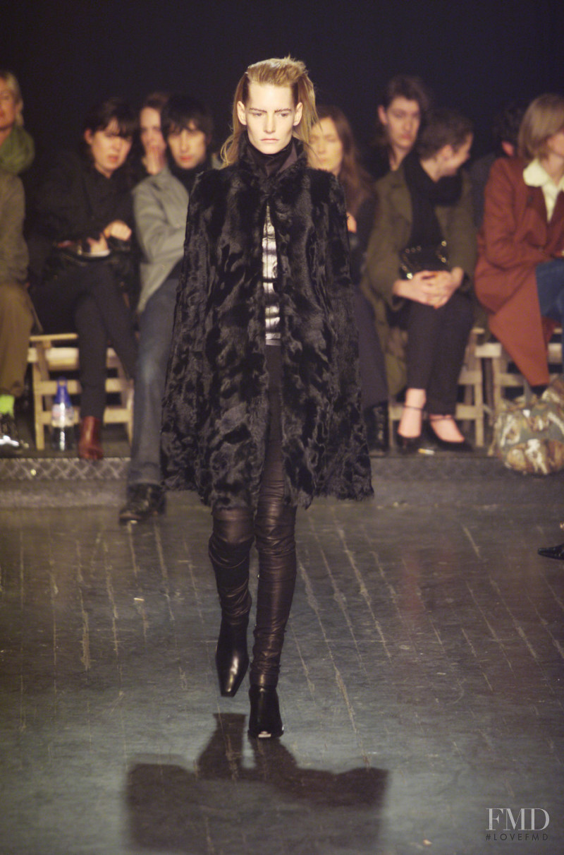 Ann Demeulemeester fashion show for Autumn/Winter 2001