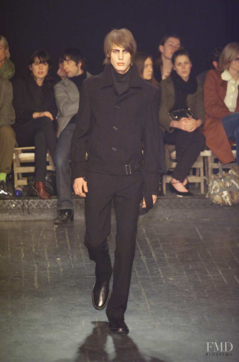 Ann Demeulemeester fashion show for Autumn/Winter 2001