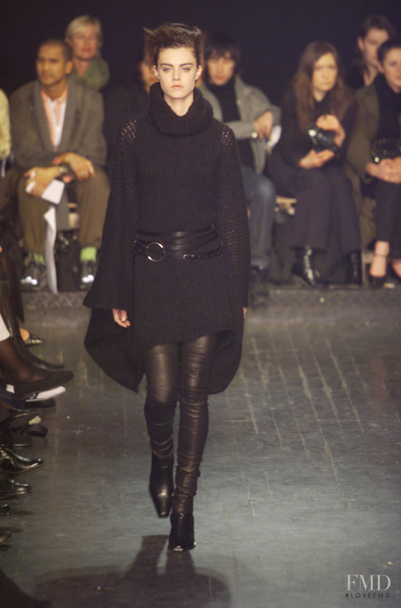 Ann Demeulemeester fashion show for Autumn/Winter 2001