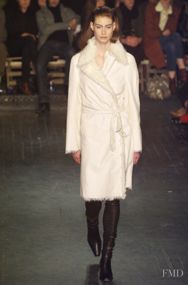 Ann Demeulemeester fashion show for Autumn/Winter 2001