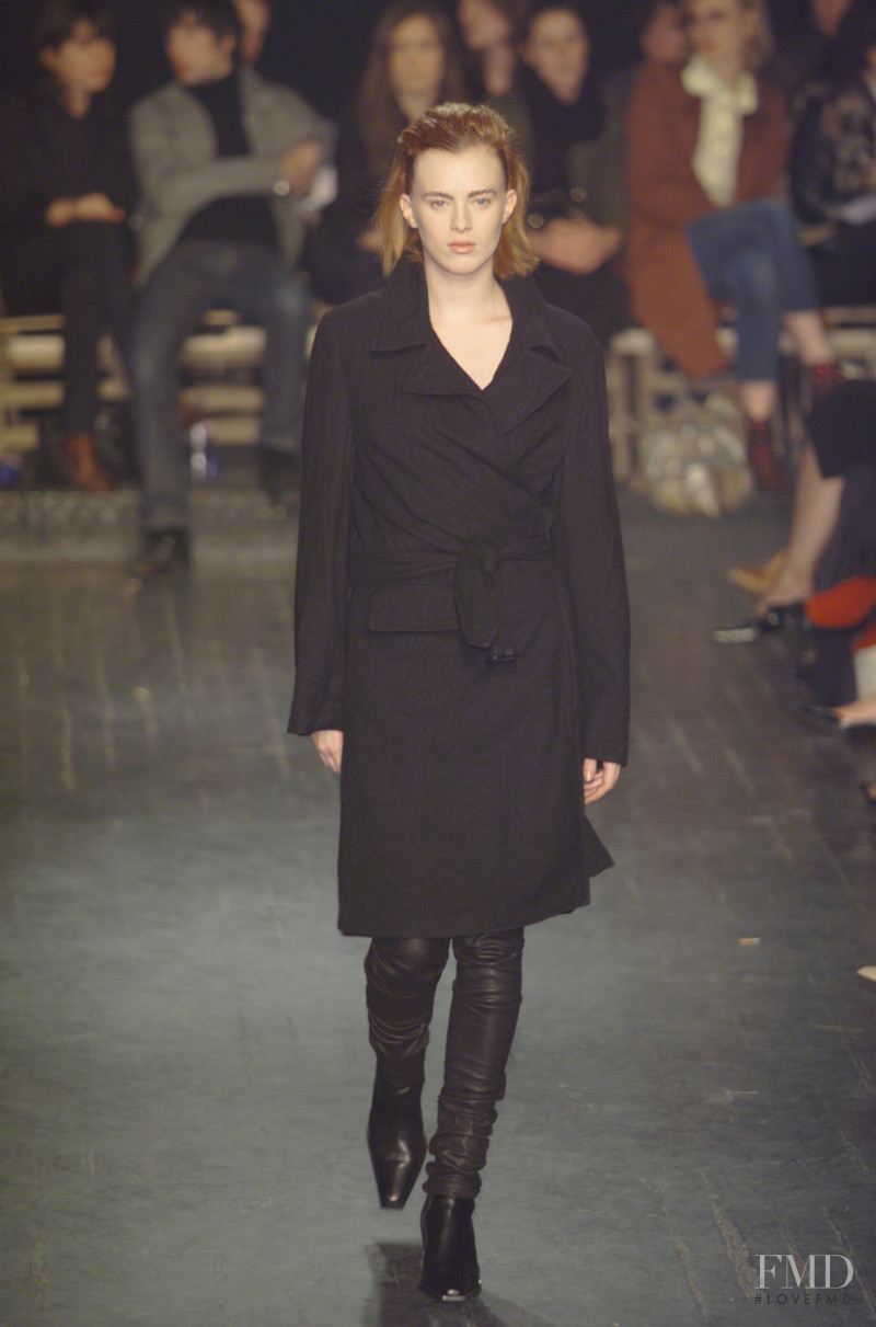 Ann Demeulemeester fashion show for Autumn/Winter 2001