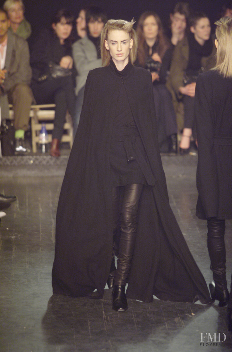 Ann Demeulemeester fashion show for Autumn/Winter 2001