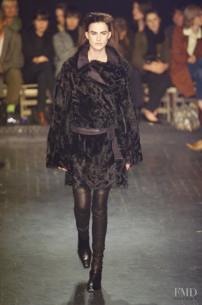 Ann Demeulemeester fashion show for Autumn/Winter 2001