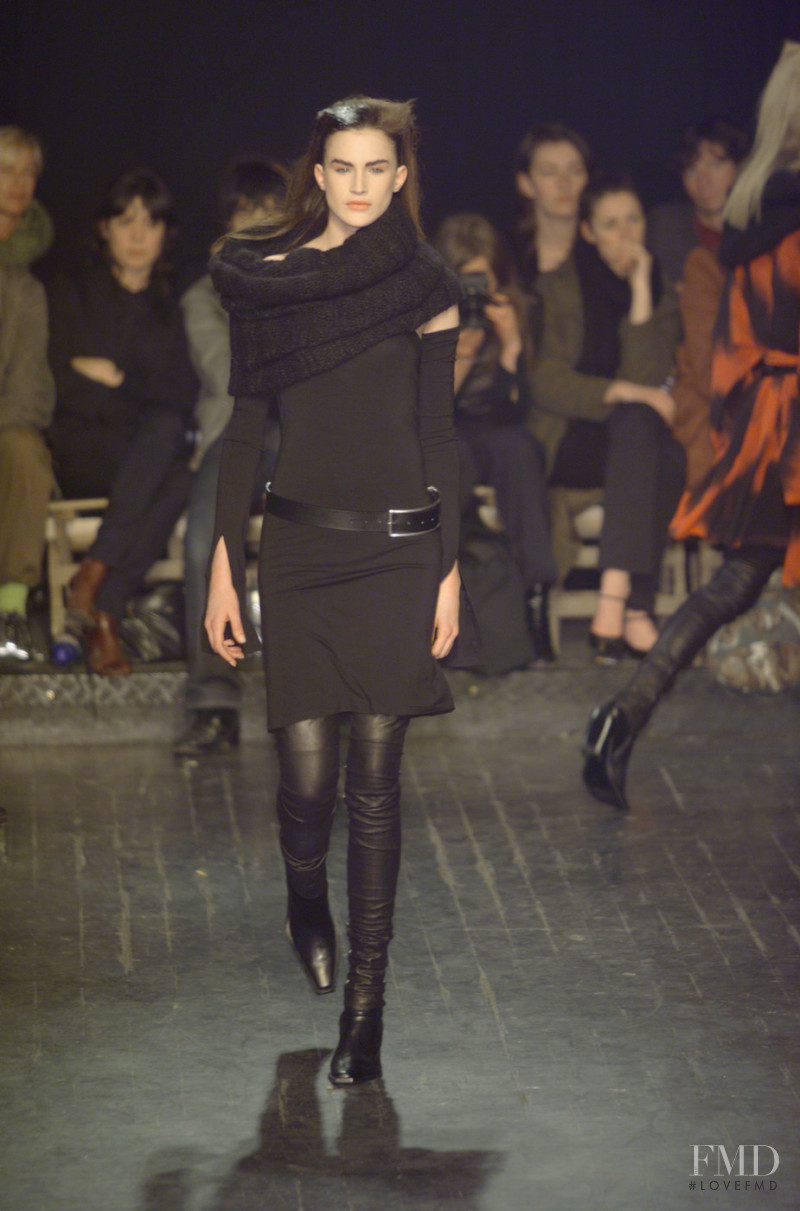 Ann Demeulemeester fashion show for Autumn/Winter 2001