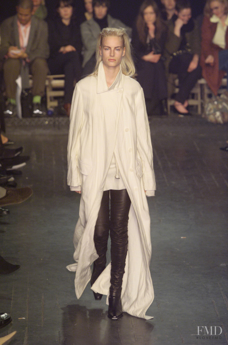 Ann Demeulemeester fashion show for Autumn/Winter 2001