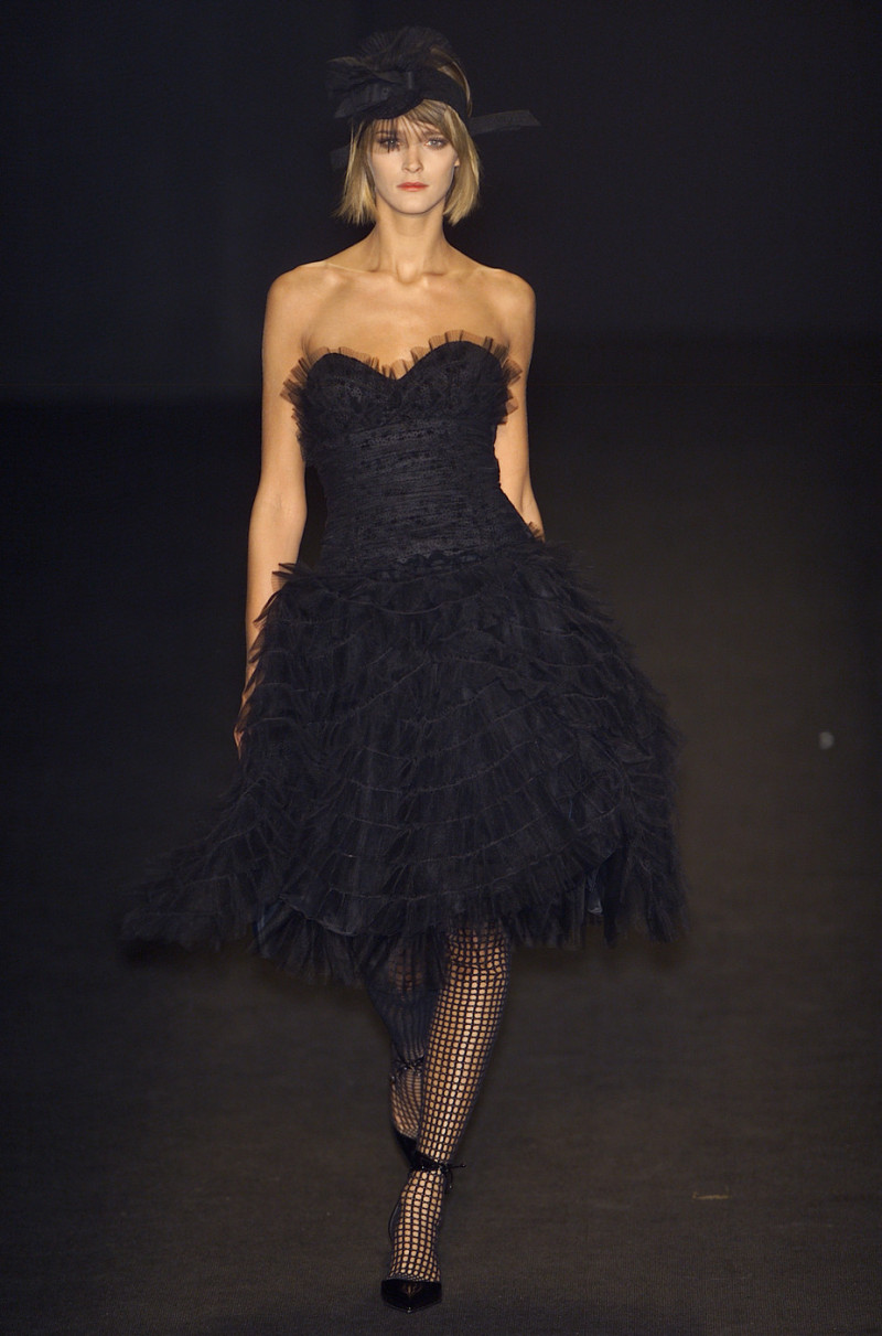 Carmen Kass featured in  the Anna Sui fashion show for Autumn/Winter 2001