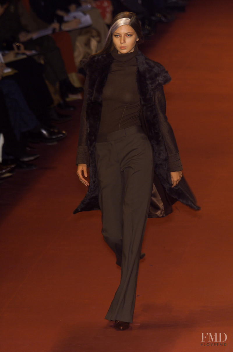 BCBG By Max Azria fashion show for Autumn/Winter 2001