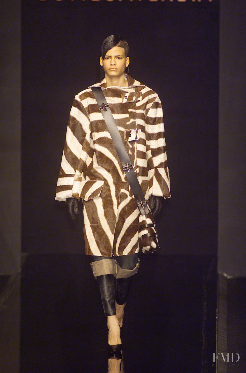 Bottega Veneta fashion show for Autumn/Winter 2001