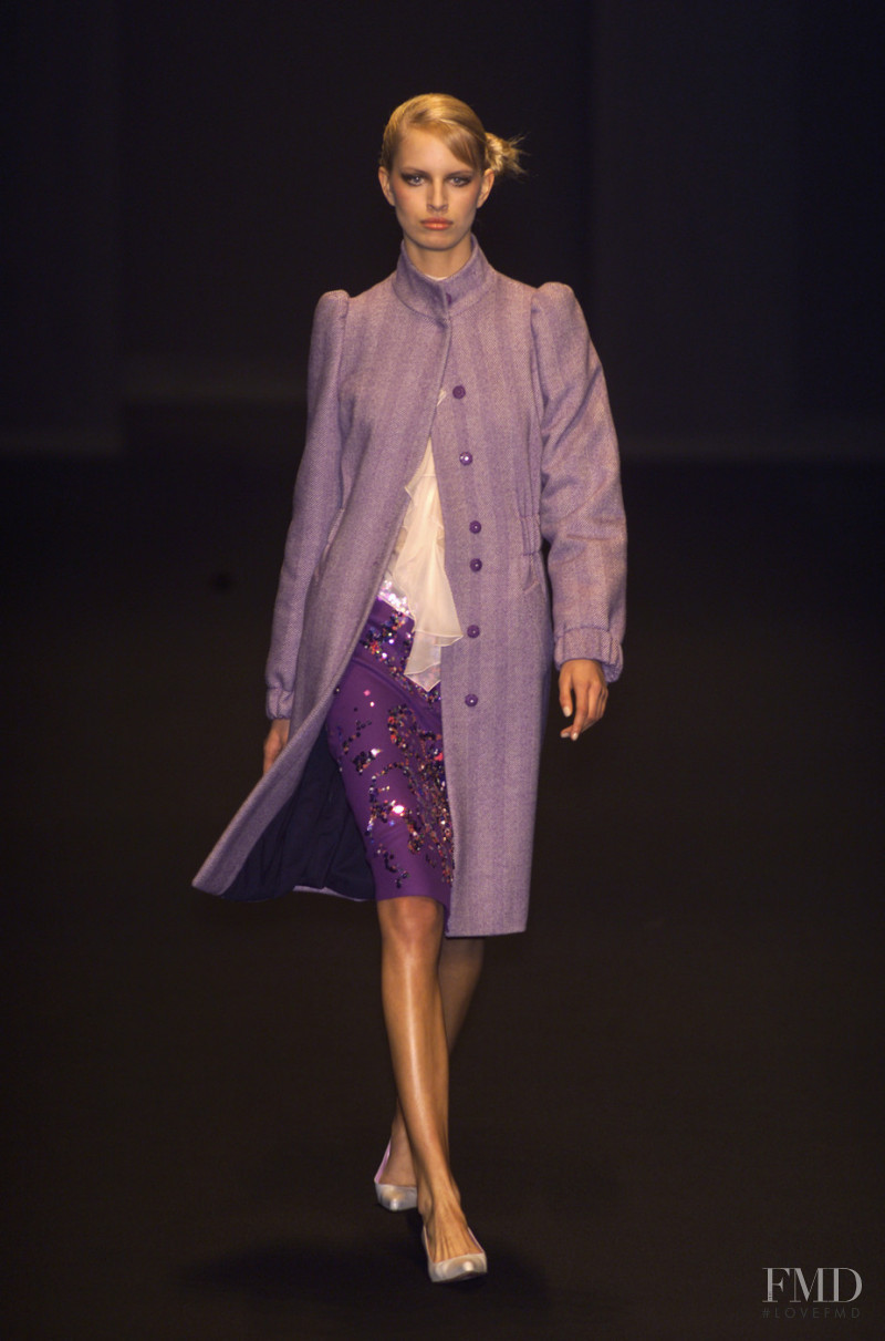 Karolina Kurkova featured in  the byblos fashion show for Autumn/Winter 2001