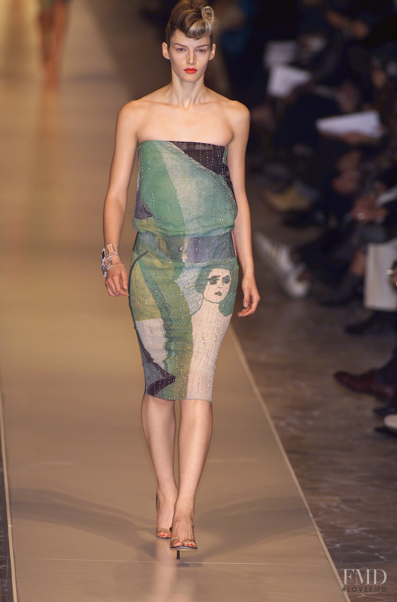 Maska fashion show for Spring/Summer 2001