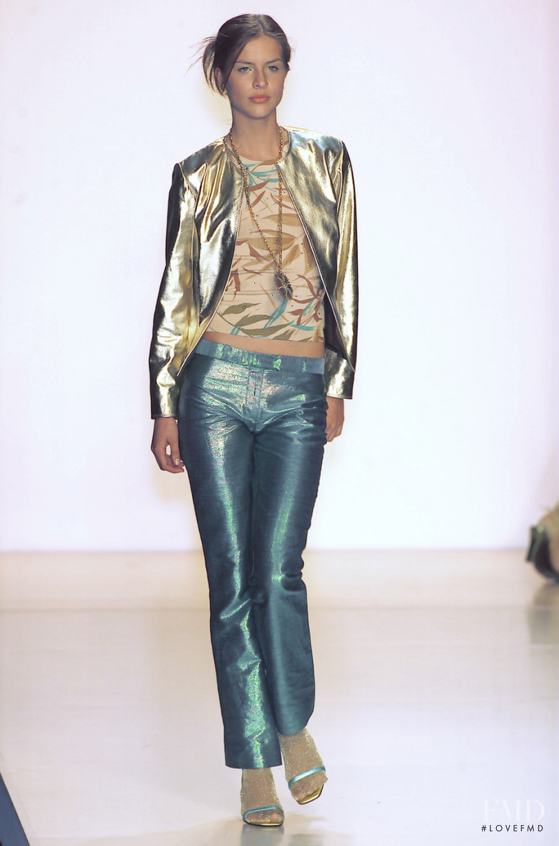 Nicole Miller fashion show for Spring/Summer 2001