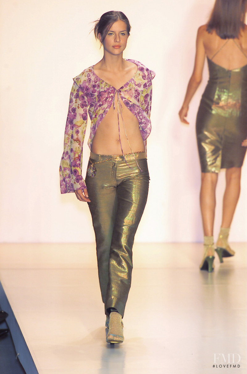 Nicole Miller fashion show for Spring/Summer 2001