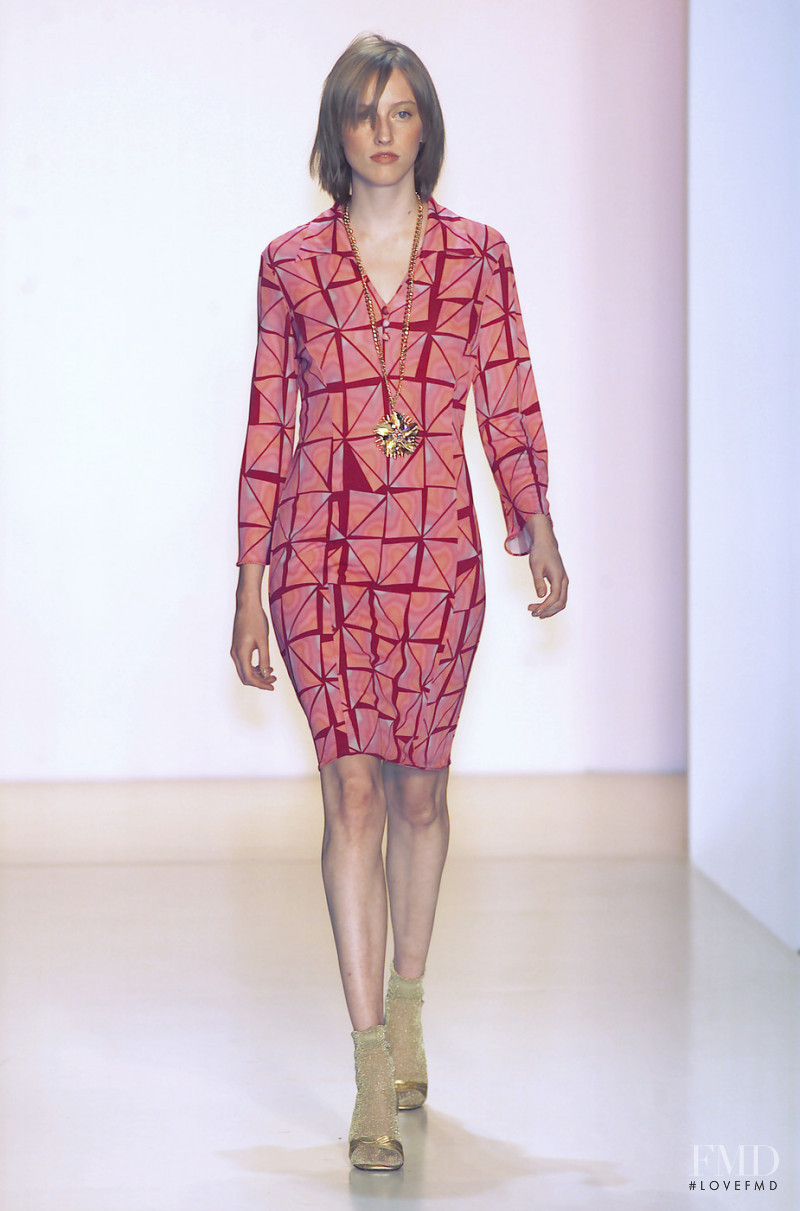 Nicole Miller fashion show for Spring/Summer 2001