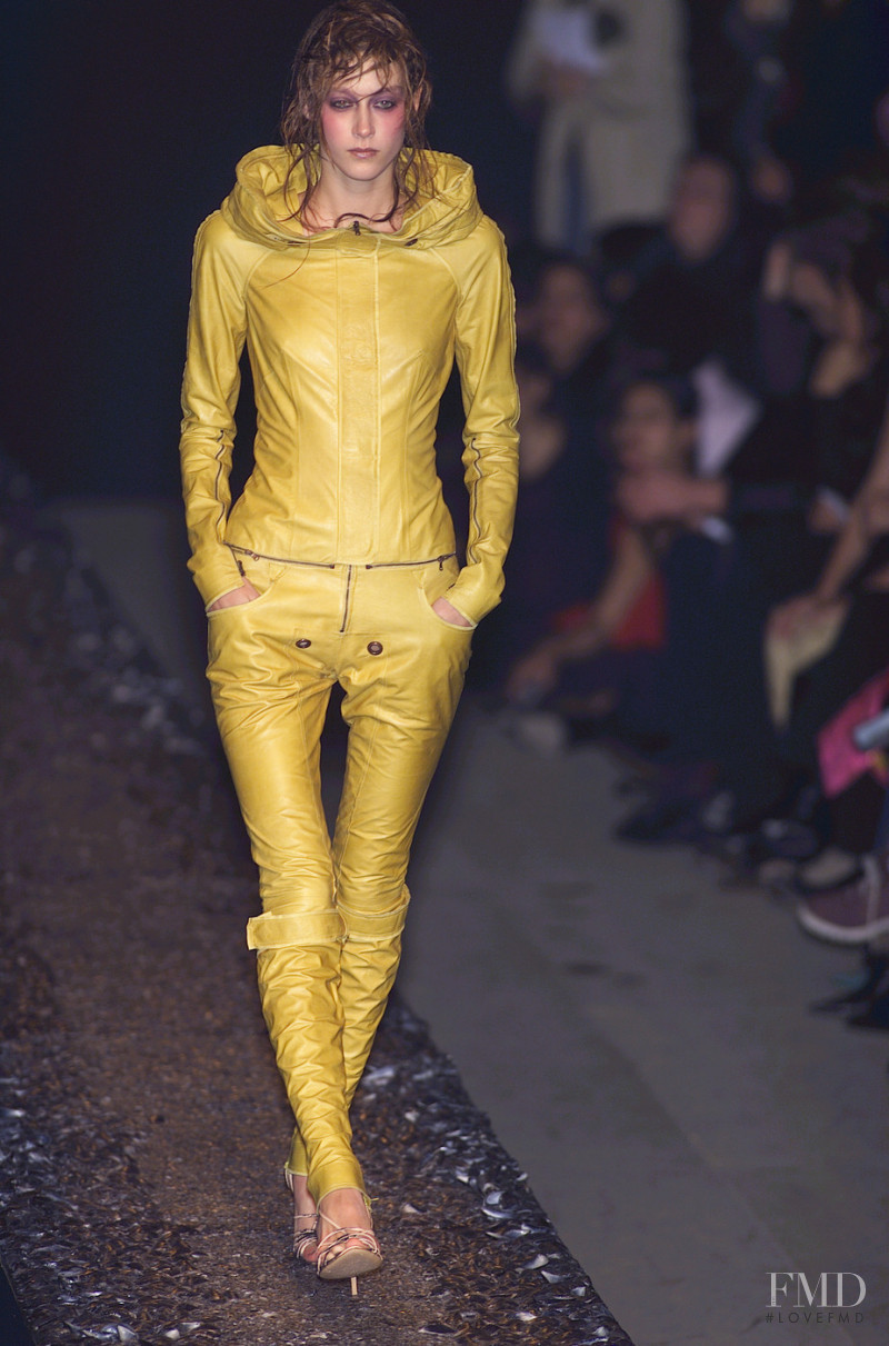 Olivier Theyskens fashion show for Spring/Summer 2001