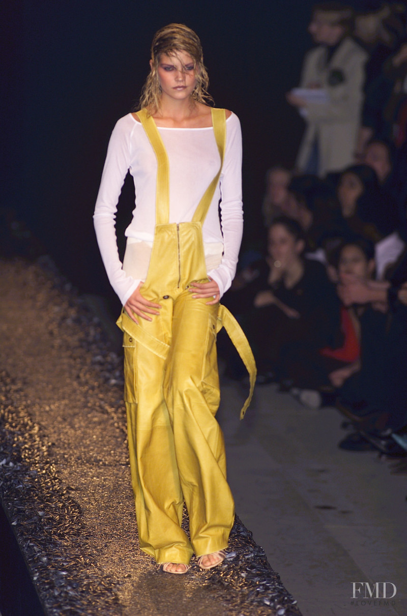 Olivier Theyskens fashion show for Spring/Summer 2001