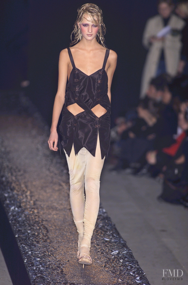 Olivier Theyskens fashion show for Spring/Summer 2001