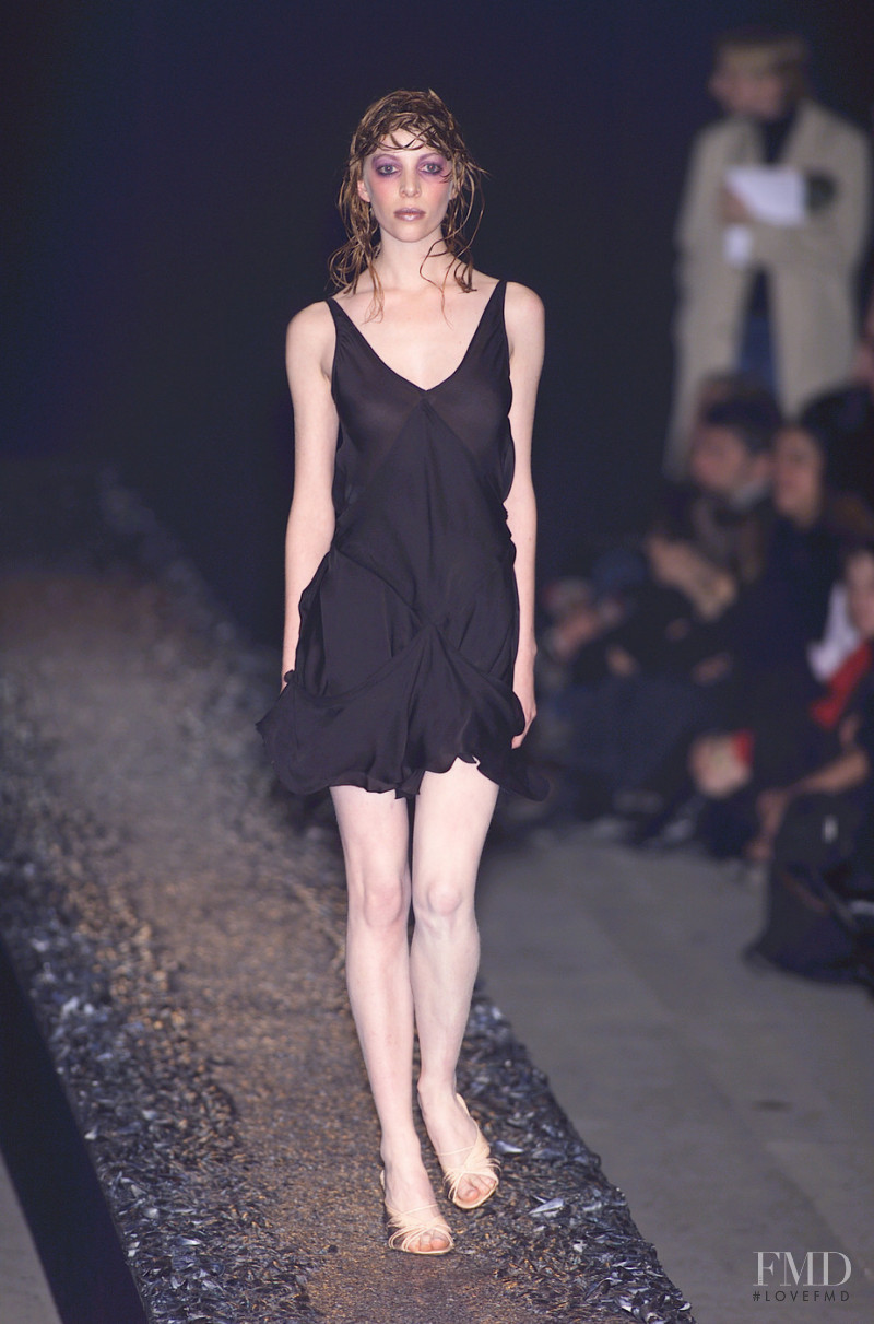 Olivier Theyskens fashion show for Spring/Summer 2001