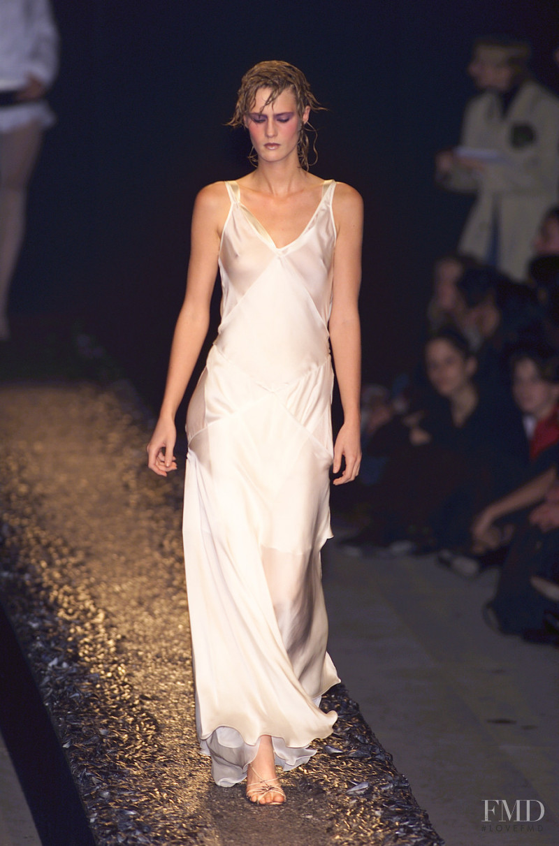 Olivier Theyskens fashion show for Spring/Summer 2001