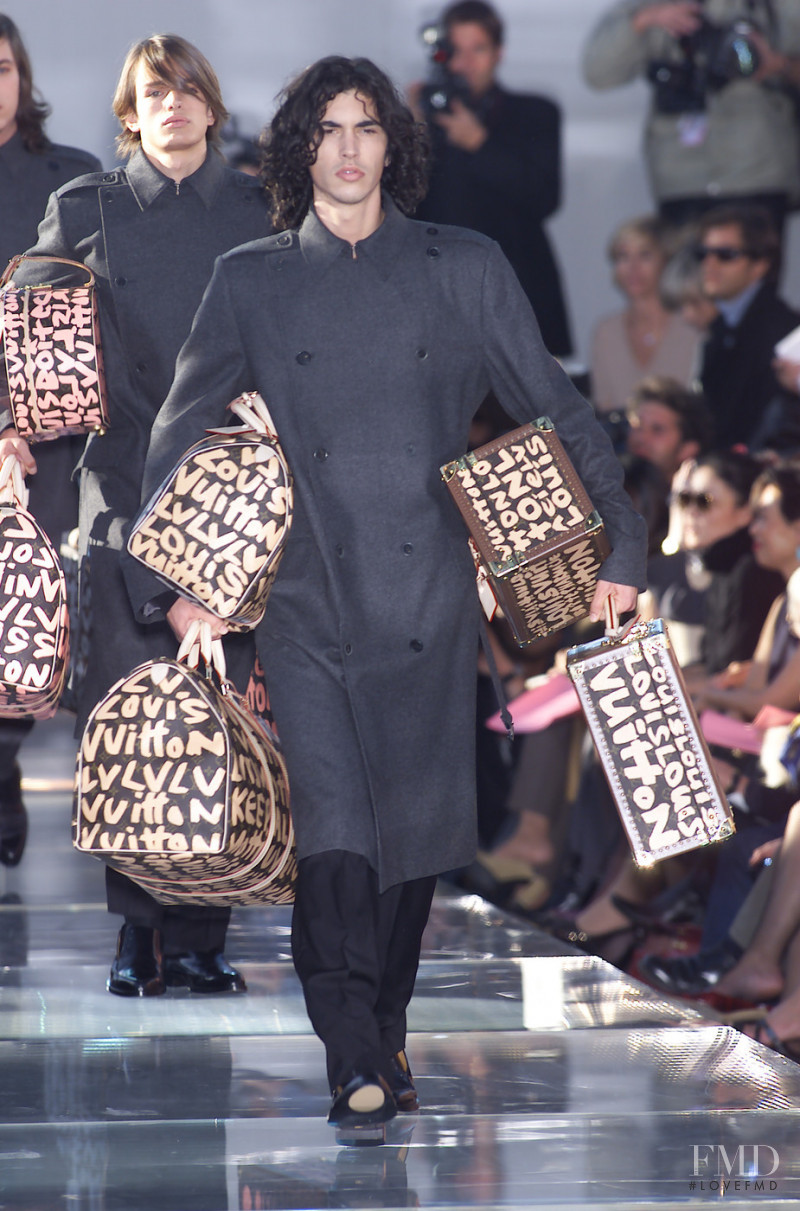 Louis Vuitton fashion show for Spring/Summer 2001