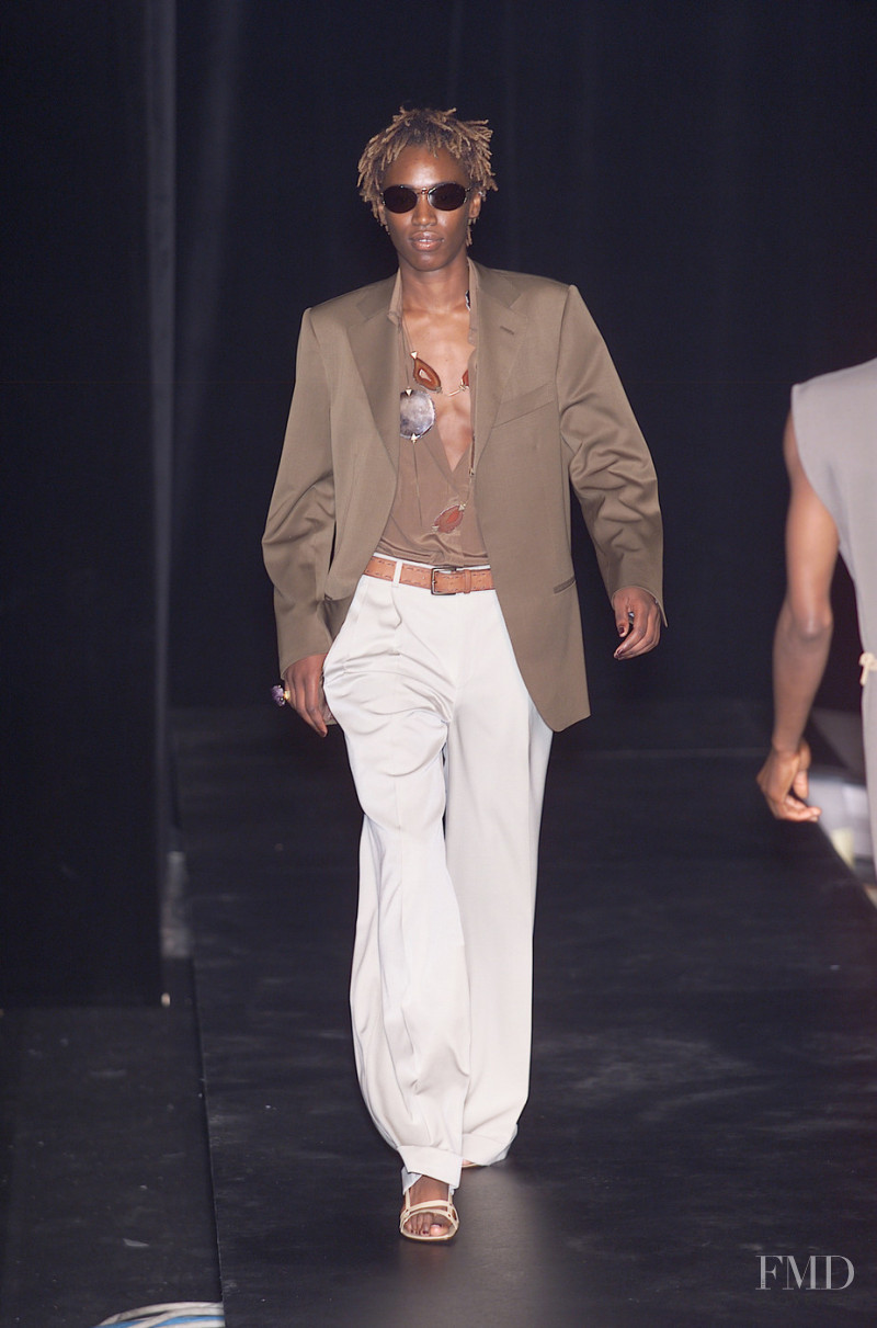 Krizia Top fashion show for Spring/Summer 2001