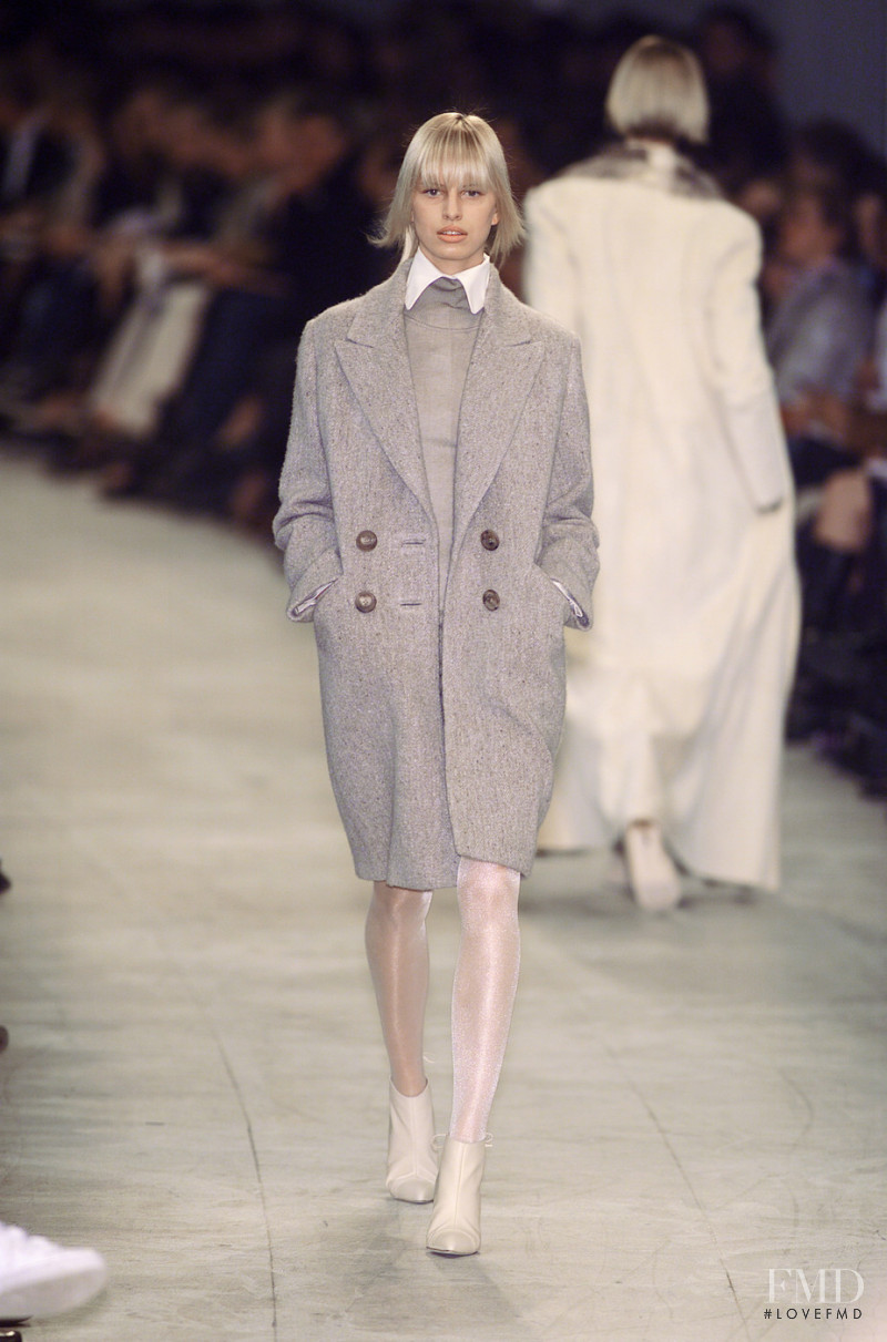 Karolina Kurkova featured in  the Cerruti fashion show for Autumn/Winter 2001