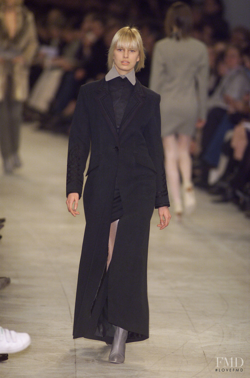 Karolina Kurkova featured in  the Cerruti fashion show for Autumn/Winter 2001