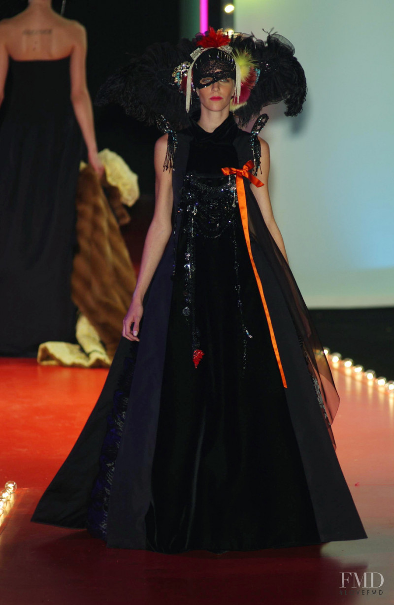 Christian Lacroix Couture fashion show for Autumn/Winter 2001