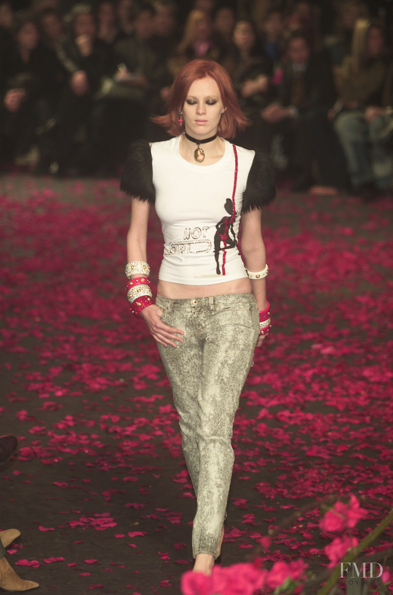 D&G fashion show for Autumn/Winter 2001