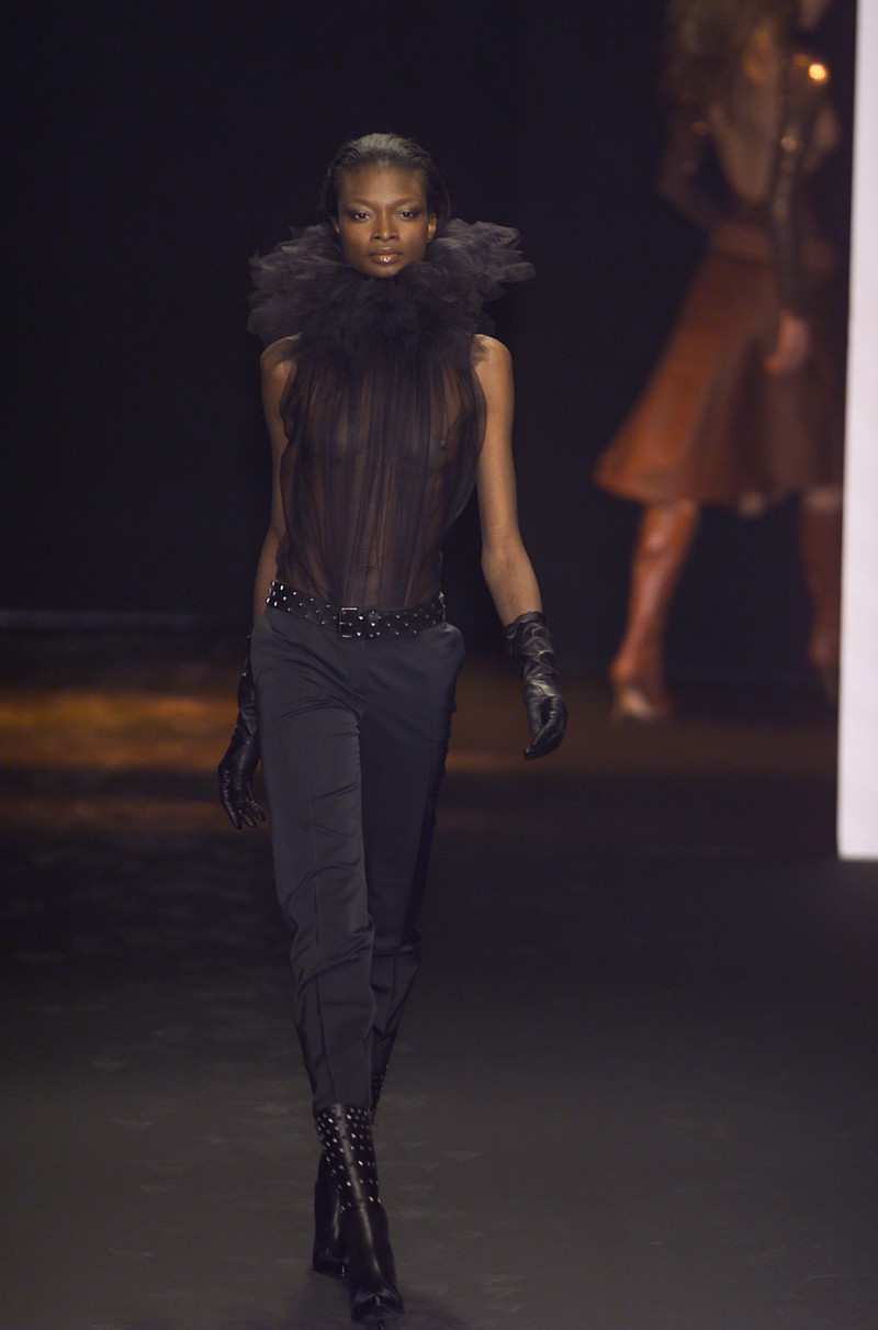 Erreuno fashion show for Autumn/Winter 2001