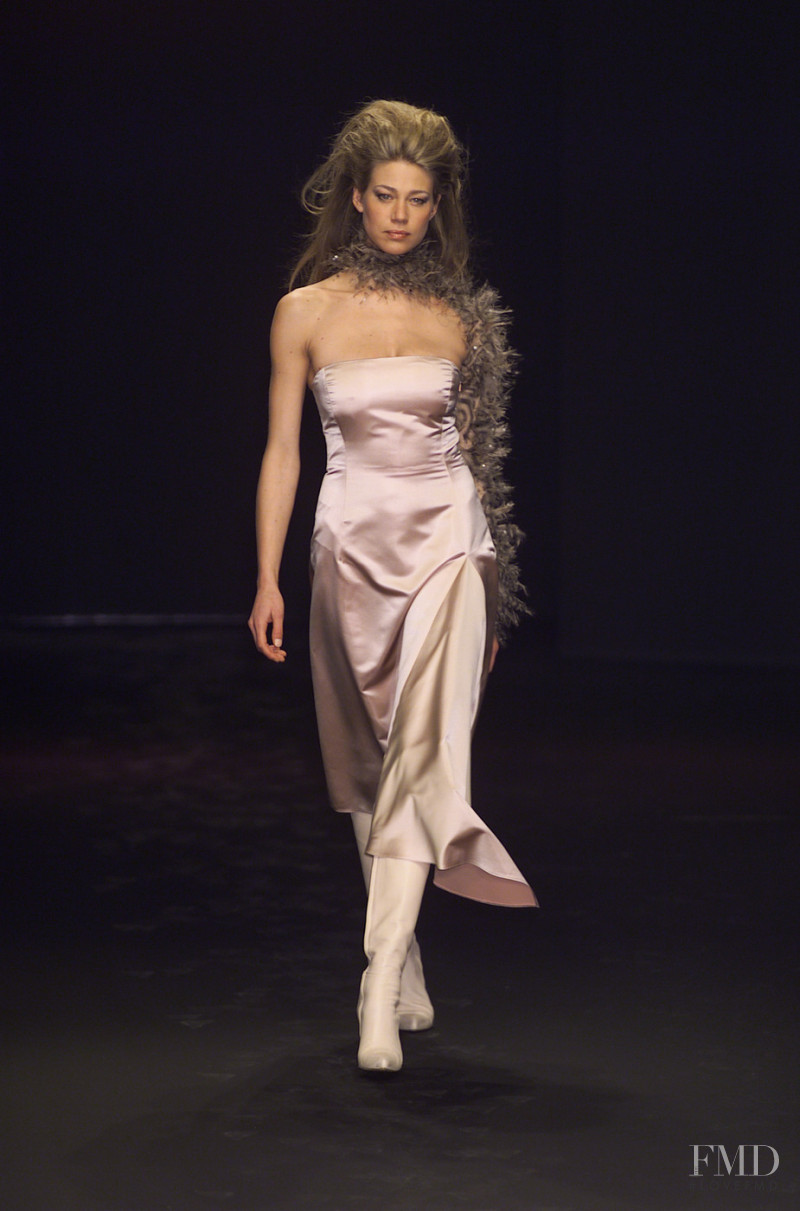 Erreuno fashion show for Autumn/Winter 2001