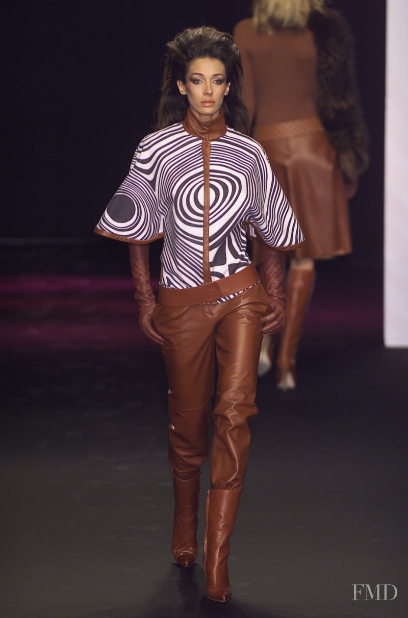 Erreuno fashion show for Autumn/Winter 2001