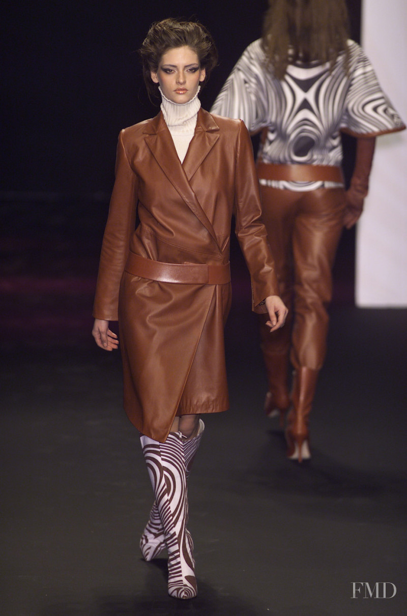 Erreuno fashion show for Autumn/Winter 2001