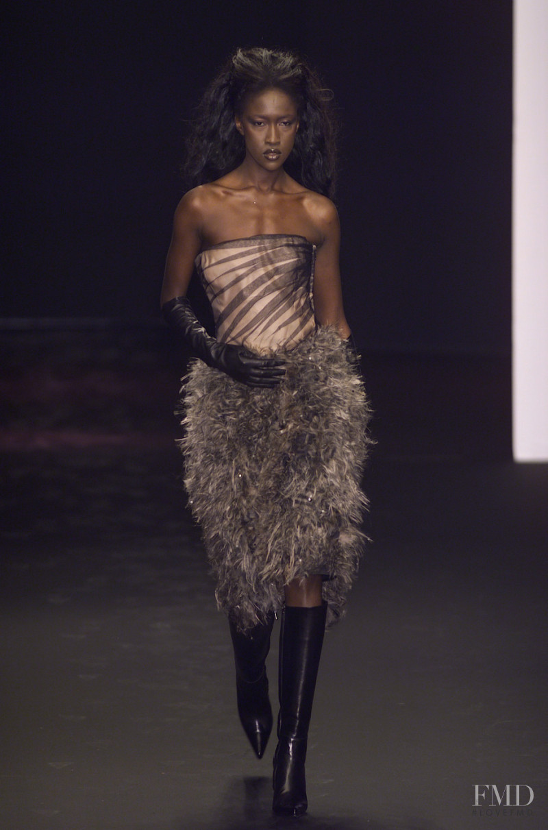 Erreuno fashion show for Autumn/Winter 2001