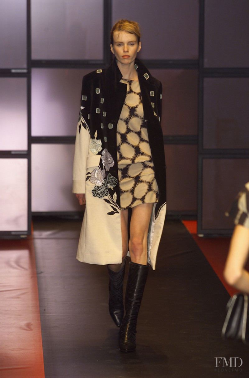 Etro fashion show for Autumn/Winter 2001