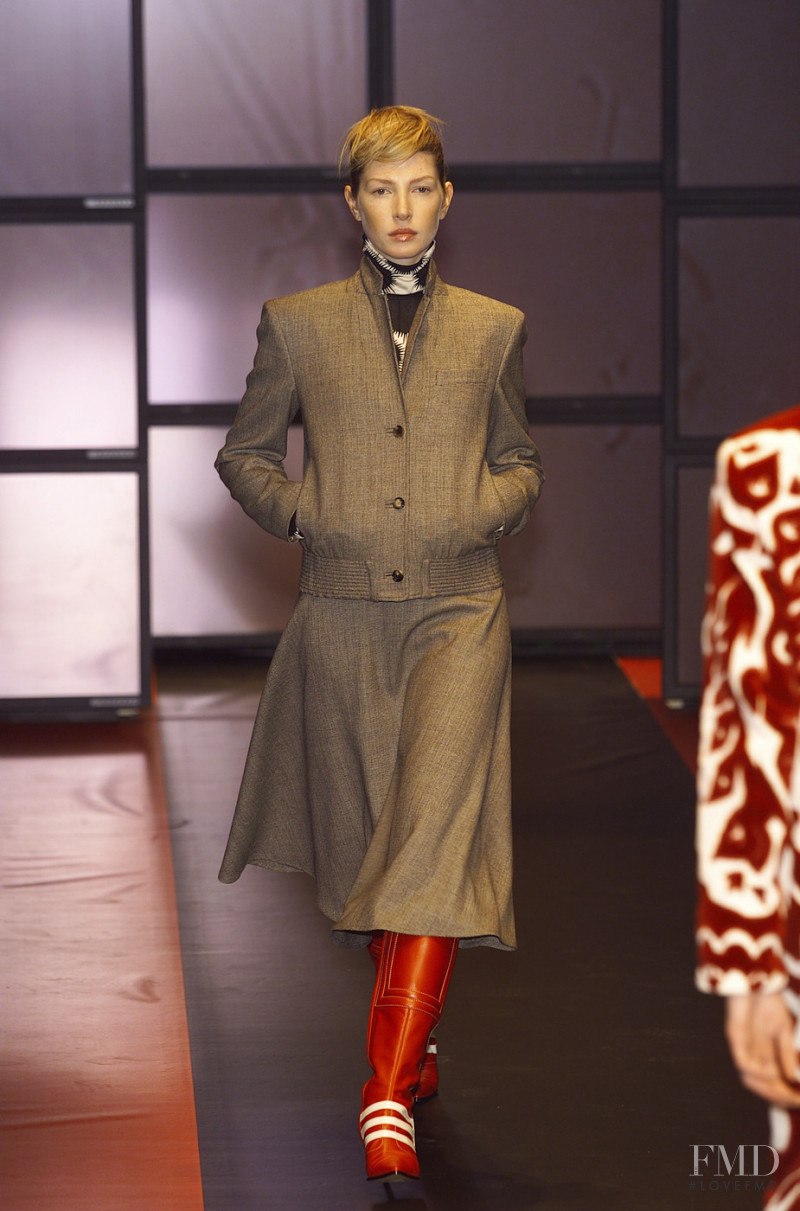 Etro fashion show for Autumn/Winter 2001