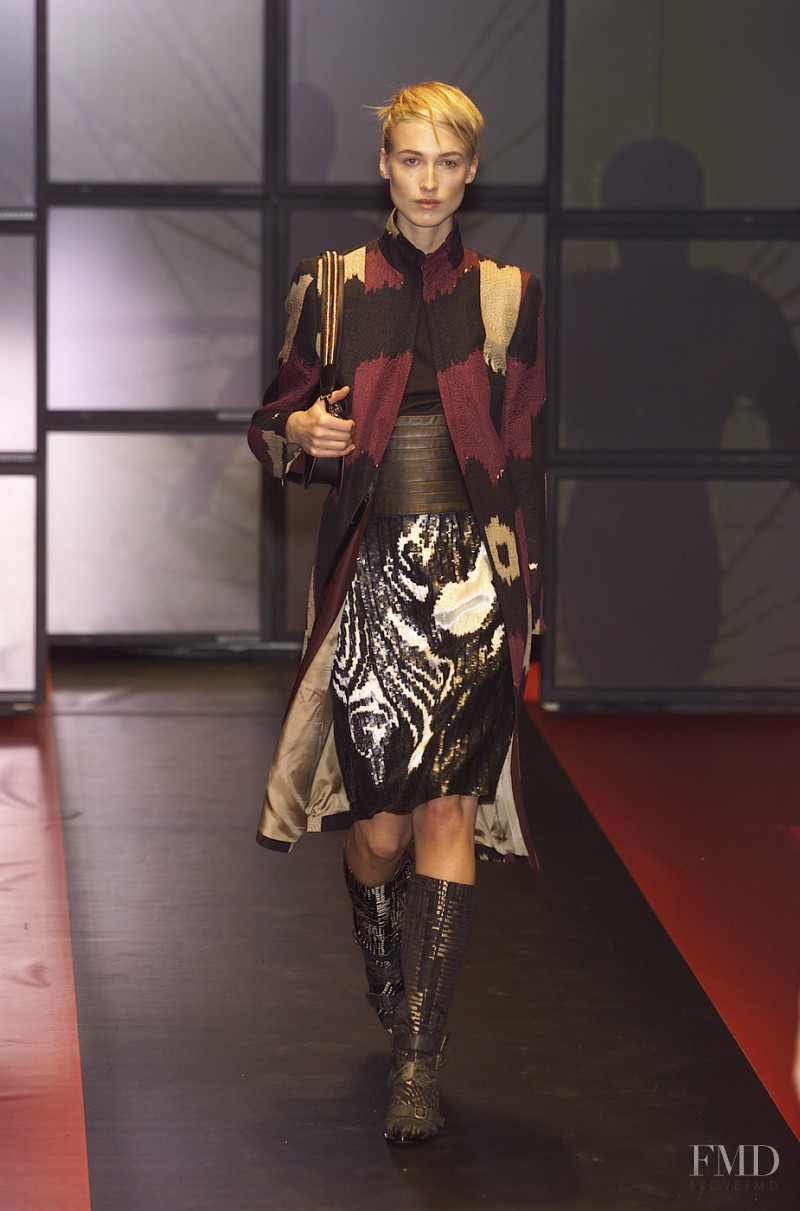 Etro fashion show for Autumn/Winter 2001