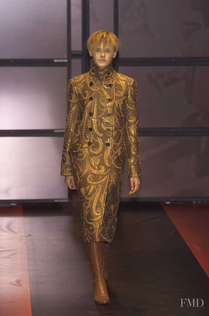 Etro fashion show for Autumn/Winter 2001