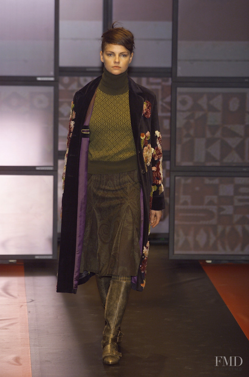 Etro fashion show for Autumn/Winter 2001