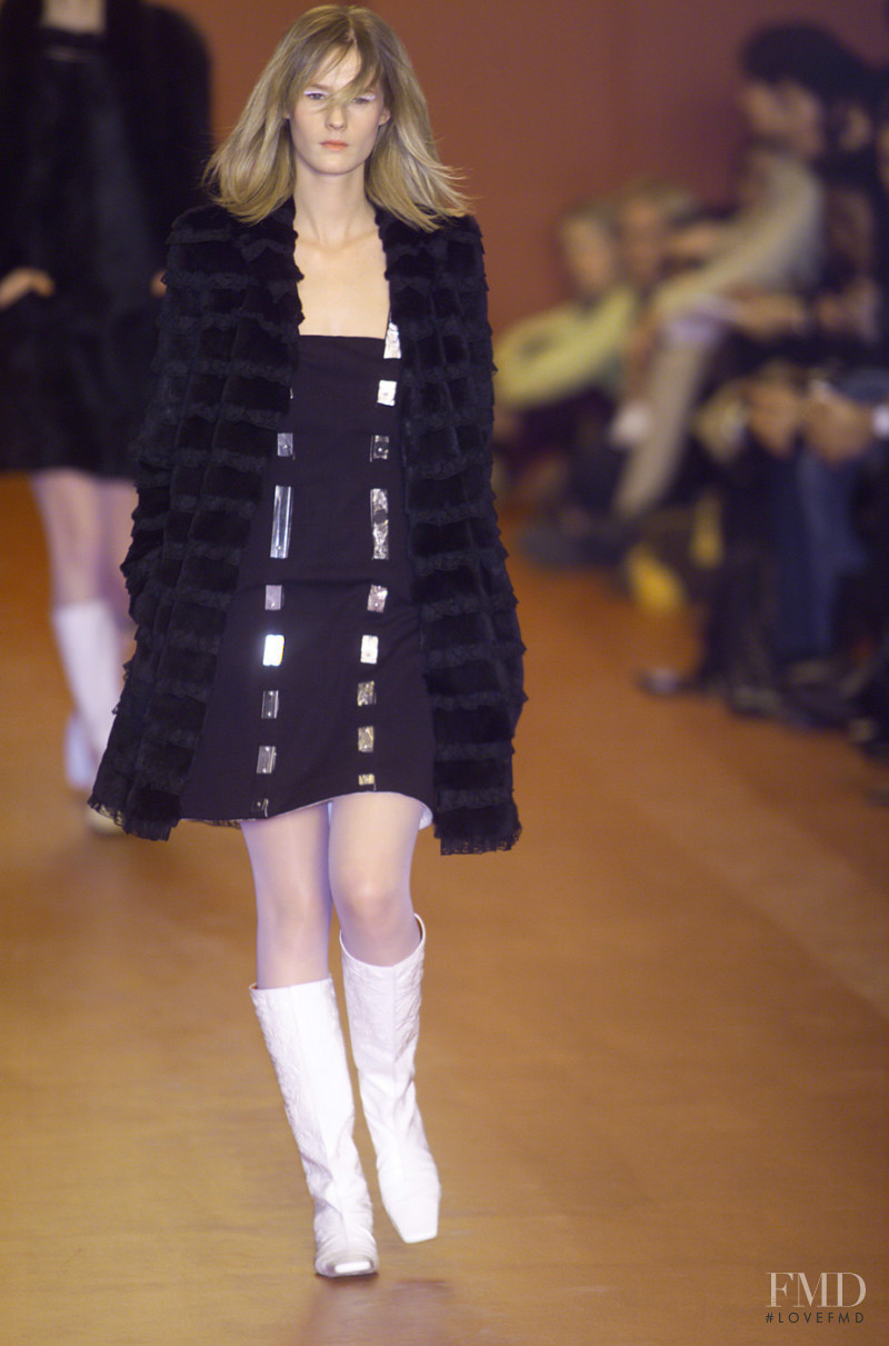 Fendi fashion show for Autumn/Winter 2001