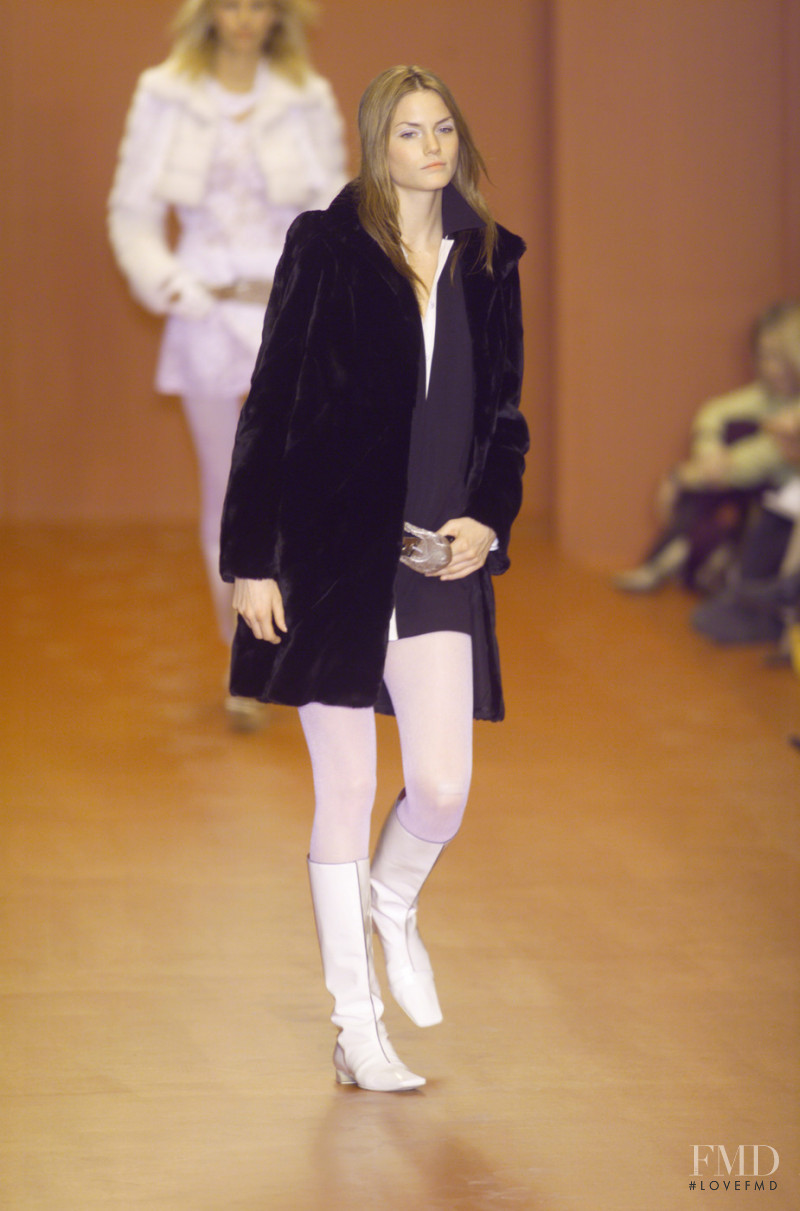 Fendi fashion show for Autumn/Winter 2001
