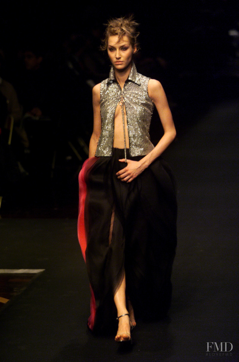 Gianfranco Ferré fashion show for Autumn/Winter 2001