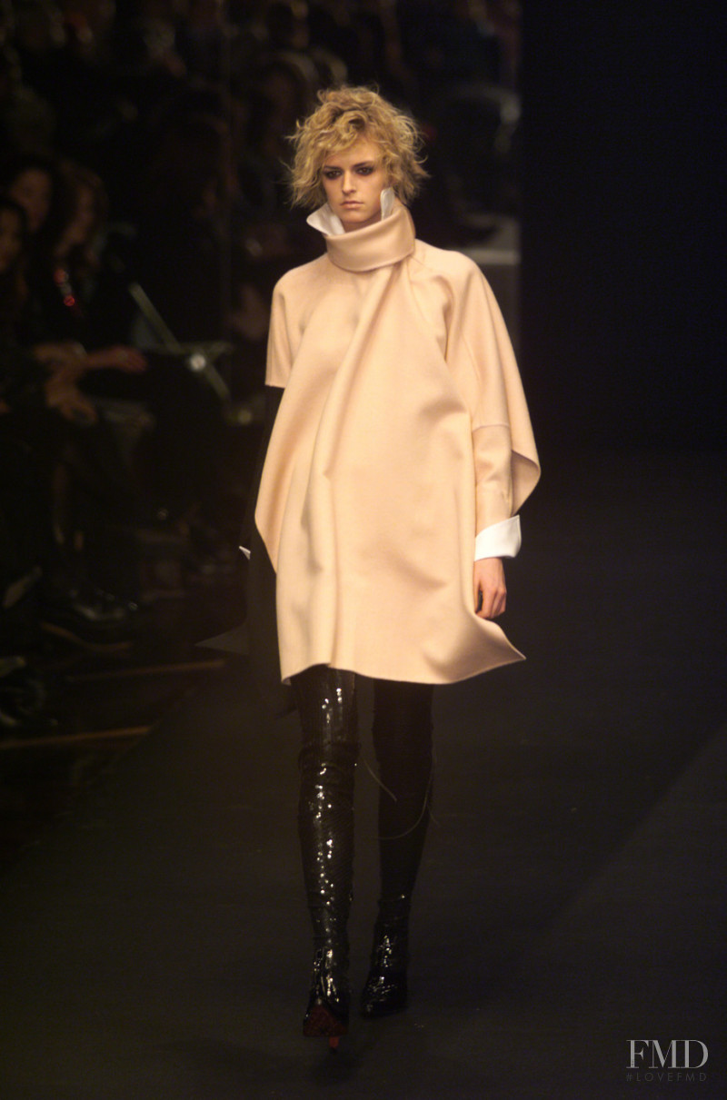 Gianfranco Ferré fashion show for Autumn/Winter 2001