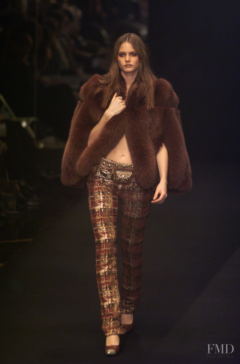 Gianfranco Ferré fashion show for Autumn/Winter 2001