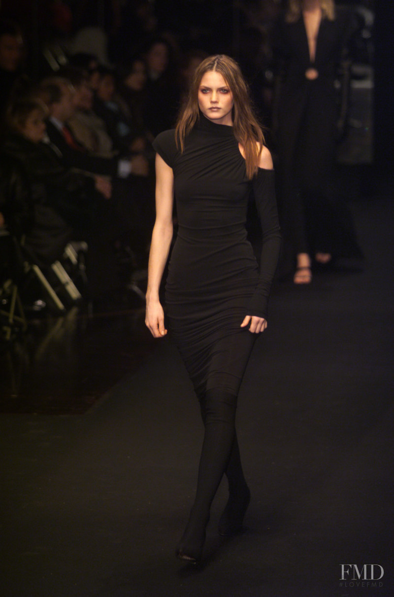 Gianfranco Ferré fashion show for Autumn/Winter 2001