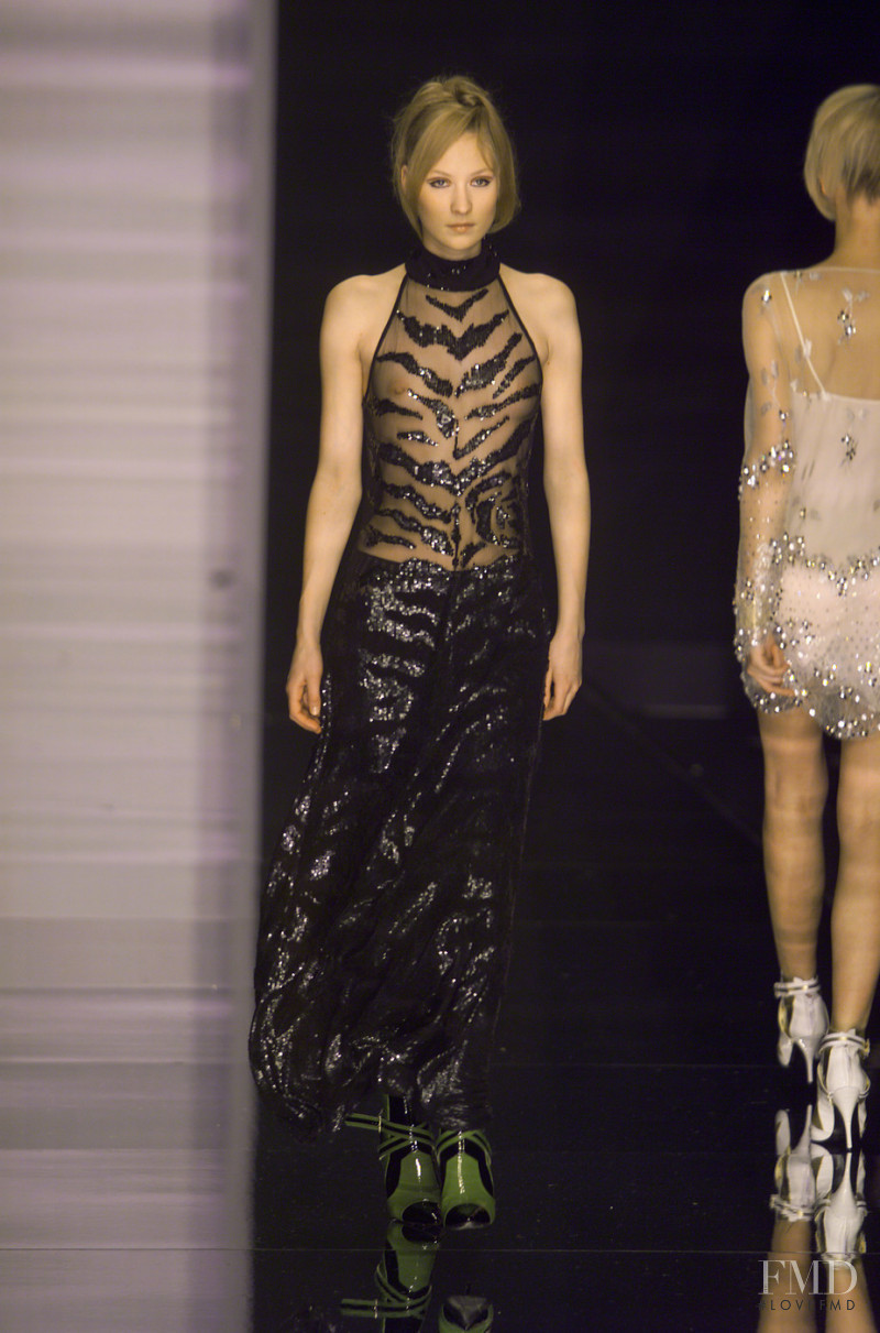 Guerriero fashion show for Autumn/Winter 2001