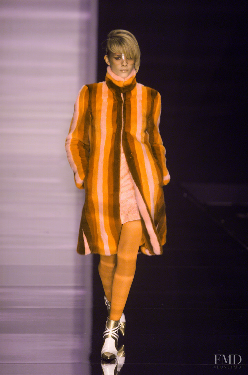 Guerriero fashion show for Autumn/Winter 2001